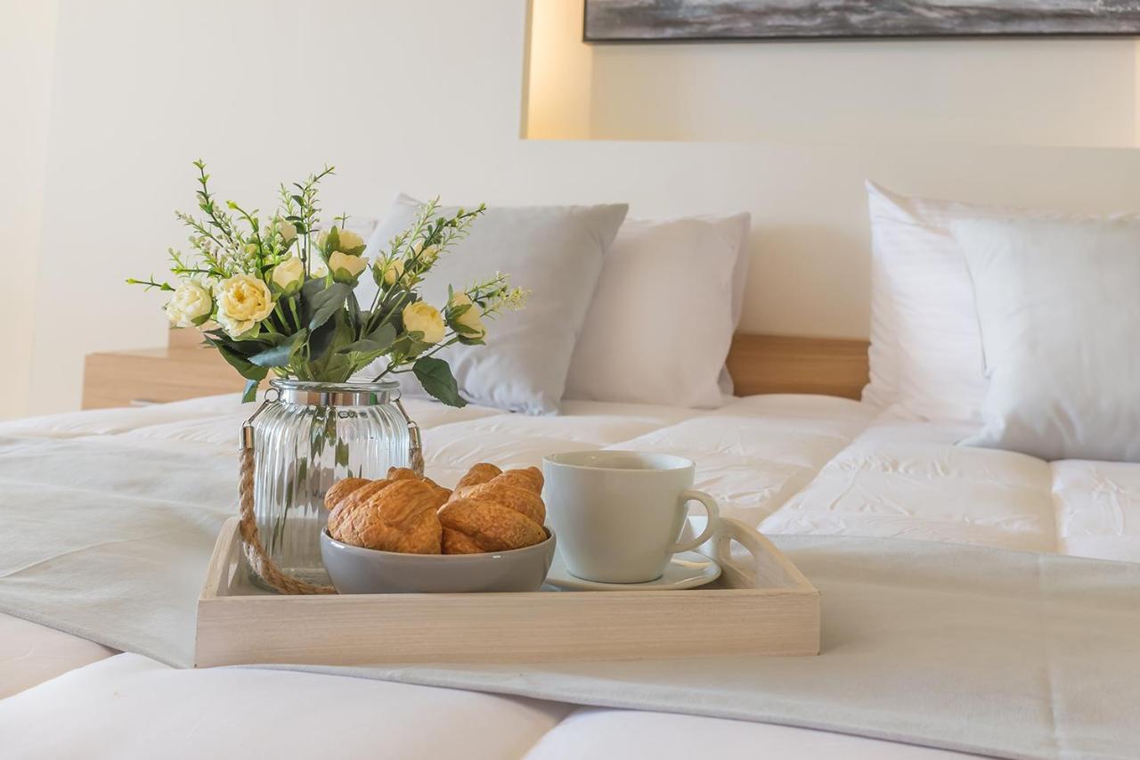 Lilium Luxury Suites Agia Marina Extérieur photo