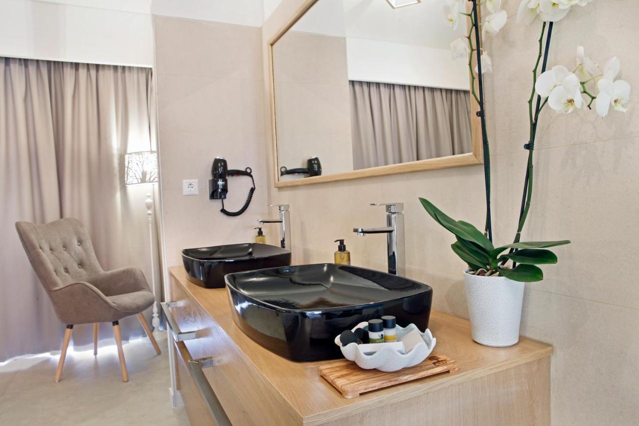 Lilium Luxury Suites Agia Marina Extérieur photo