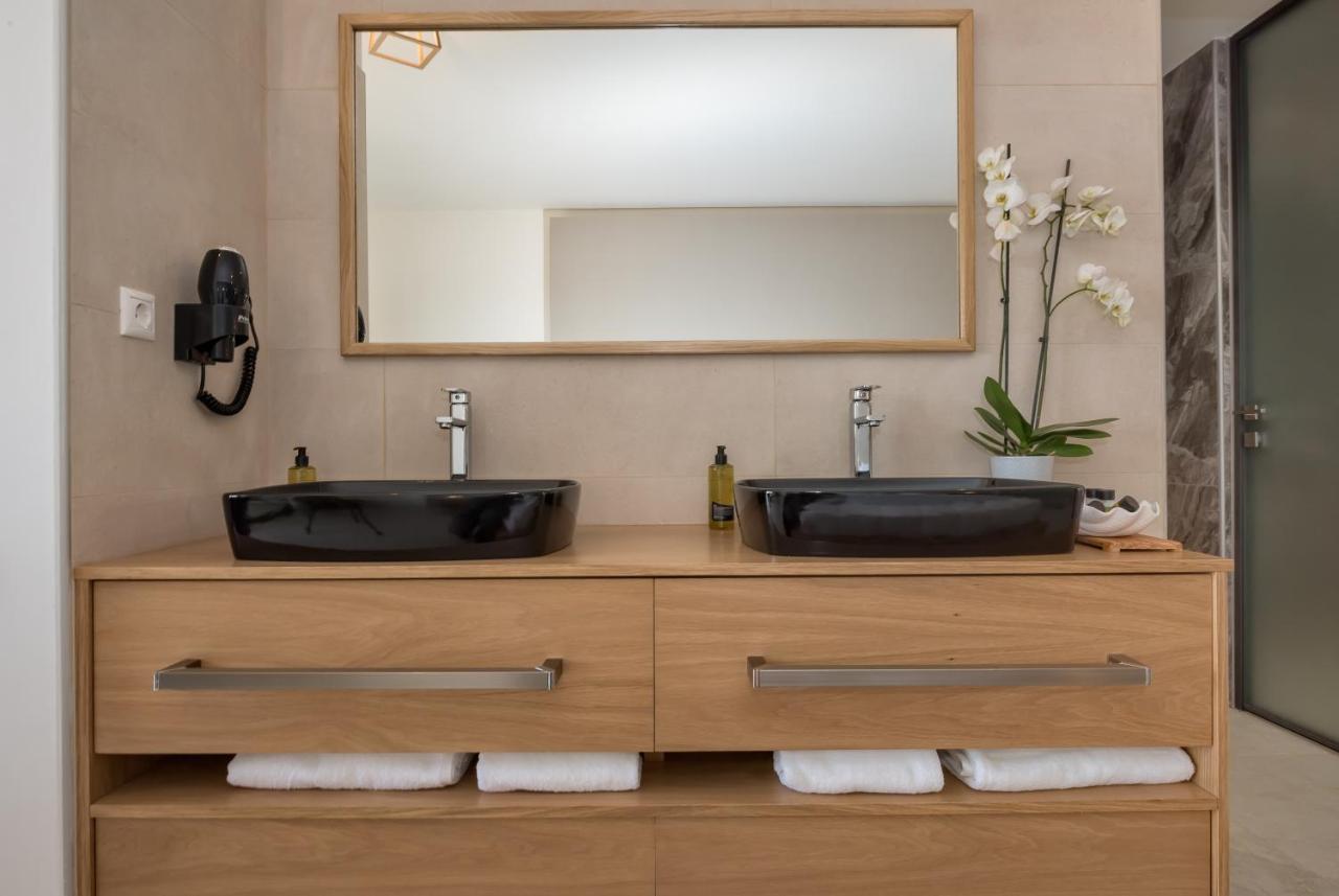 Lilium Luxury Suites Agia Marina Extérieur photo