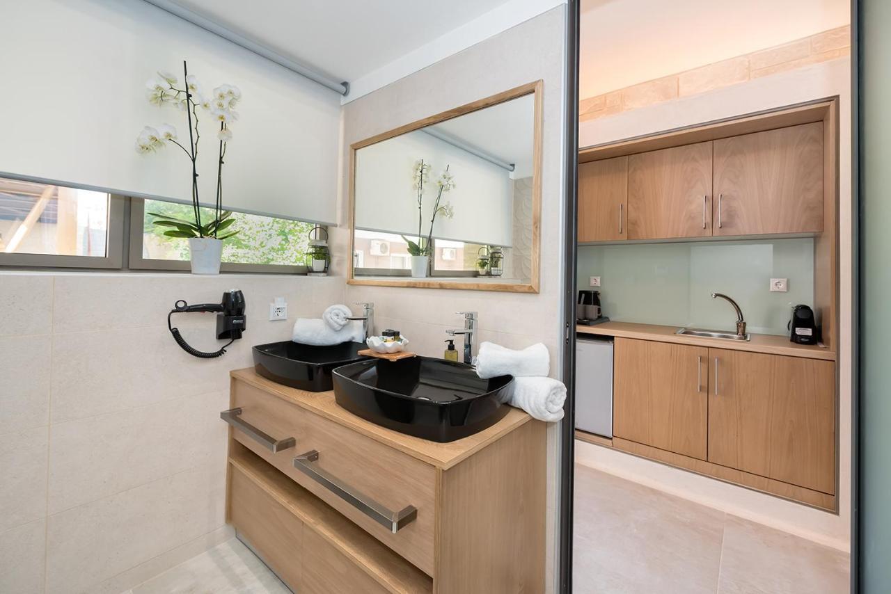 Lilium Luxury Suites Agia Marina Extérieur photo