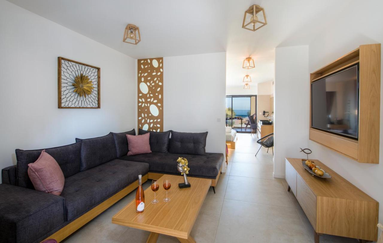 Lilium Luxury Suites Agia Marina Extérieur photo