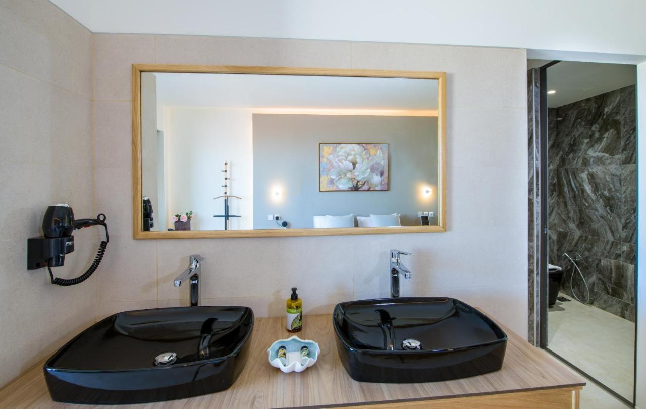 Lilium Luxury Suites Agia Marina Extérieur photo