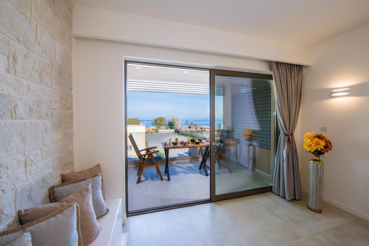 Lilium Luxury Suites Agia Marina Extérieur photo